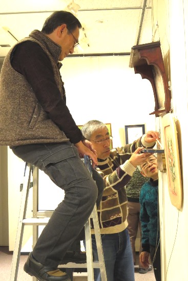 4923-2014作品展　田村氏脚立、西野氏展示.jpg